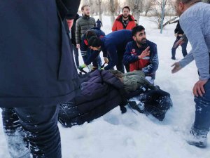 Van Kalesi’nde Kendini Boşluğa Bırakan Kız Tedavi Altına Alındı