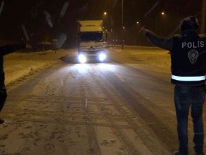 Aksaray-ankara Karayolu Kar Ve Tipi Nedeniyle Ulaşıma Kapatıldı