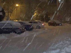 Aksaray’da Kar Yağışı Kent Merkezinde De Devam Ediyor