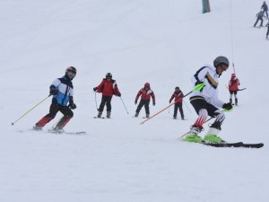 Bitlis’te Geleceğin Kayakçıları Yetişiyor