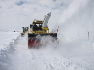 Erzincan’da Kar Ve Tipiden 173 Köy Yolu Ulaşıma Kapandı