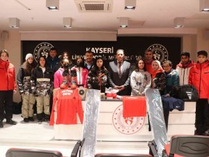 Kayakçılara Malzeme Desteği