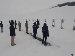 Koruma Polisler, Zorlu Hava Koşullarına Rağmen Eğitimlerine Devam Ediyor