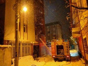 Otelde Yangın Çıktı, Müşteriler Tahliye Edildi