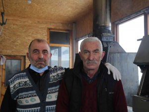 Demirel Ve Özal’dan Bu Yana Bütün Devlet Adamlarının Fotoğraflarını Tesisinde Sergiliyor