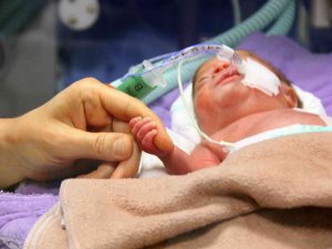 Parmak Bebeğe Kalp Ameliyatı