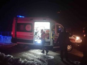 Orman İşçileri Karda Yolu Kapanan Hasta İçin Seferber Oldu