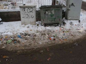 Her Yer Açık, Çankaya Kapalı