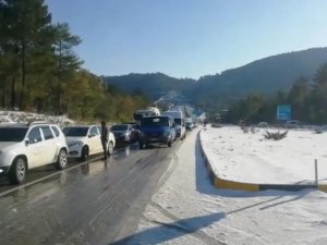 Göcek Tüneli’nde Trafik Akışı Durdu