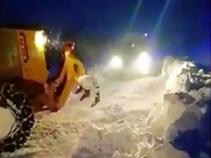 Yollar Kapandı, Ekipler Hastalanan 85 Yaşındaki Vatandaş İçin Seferber Oldu
