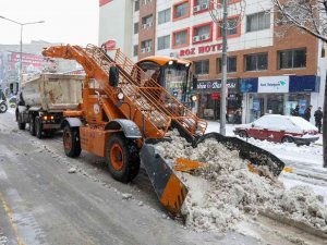 Van Büyükşehir Belediyesi 120 Bin Ton Kar Taşıdı