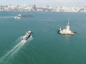 İ̇stanbul Boğazı Turkuaza Büründü, Masalsı Renk Değişimi Havadan Görüntülendi