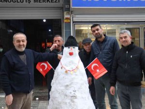 Esnaftan Beşi Bir Yerdeli Kar Sevinci