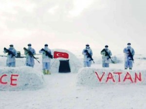 Jandarmadan Dondurucu Soğukta Dosta Güven Düşmana Korku Mesajı