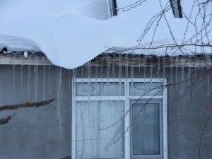 Buz Sarkıntıları Tehlike Saçıyor