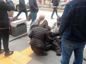 Yaya Geçidini Kullanan 13 Yaşındaki Genç Kız Hastanelik Oldu