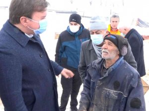 Yoğun Kardan Mandıra Çöktü, 34 Hayvan Telef Oldu