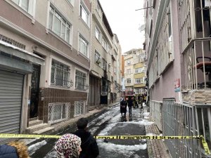 Fatih’te Bir Daire Alev Alev Yandı