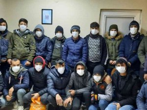 Tem’de Durdurulan Araçtan 21 Kaçak Göçmen Çıktı