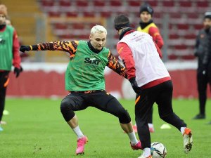 Galatasaray, Çift Antrenmanla Günü Tamamladı