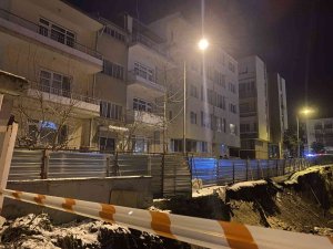 Toprak Kayması İki Apartmanı Boşalttırdı