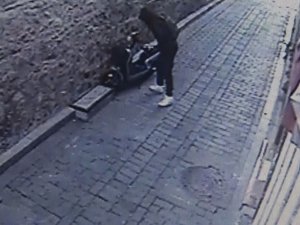 1 Ayda İş Yerine 4 Kez Hırsız Giren Esnaf İsyan Etti