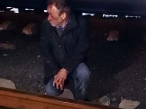Yük Treninin Çarptığı Şahıs Yaralandı