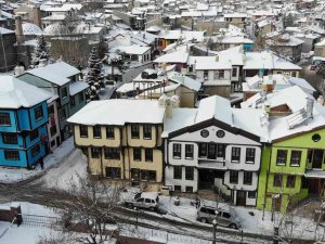 Kar Altında Olan Tescilli Ünlü Tarihi Konakların Havadan Görüntüleri