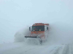 Erzincan’da Kar Ve Tipiden 294 Köy Yolu Ulaşıma Kapandı