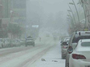 Erzurum’da Kar Ve Tipi Etkili Oluyor