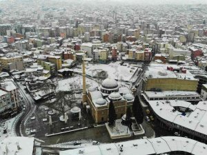 Tarihî Zağnos Paşa Camii Beyazlar İçinde Kaldı