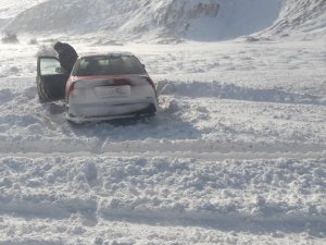 Araçlar Tipide Mahsur Kaldı