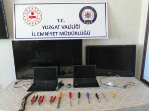 Hırsızlar, Polisten Kaçamadı