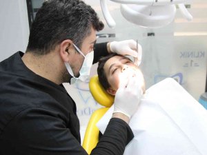 Diş Çürümelerinde Sebep Yüzde 85’le Aşırı Şekerli Besinler