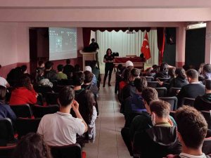 Gençler Terör Örgütlerine Karşı Bilgilendiriliyor