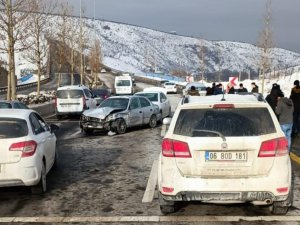 Başkentte 9 Araç Birbirine Girdi: 1 Yaralı