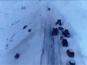Erzurum’da Kar Yağışı Sonrası Düşen Çığ Karayolunu Kapattı, Ekipler Seferber Oldu