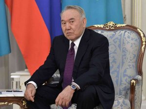Kazakistan Senatosu, Nazarbayev’in "Ömür Boyu Başkanlık" Yetkilerini Kaldırdı