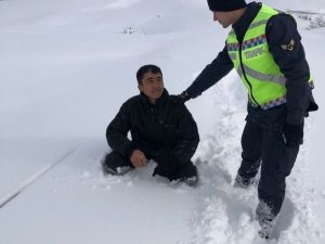 Kayıp Afgan Uyruklu Bekçiyi Jandarma Ekipleri Buldu