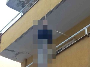 Sabah Dışarıya Çıkan Komşuları Buldu
