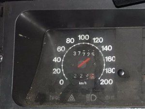 Bariyerlere Ok Gibi Saplanan Otomobilin İbresi 140’a Takılı Kaldı