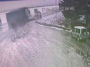 Kıl Payı Atlatılan Facia Kamerada