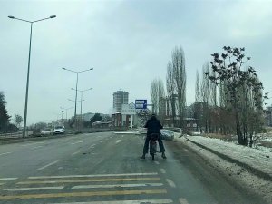 Eşya Taşımak İçin Seçtiği Yöntem Şaşkına Çevirdi