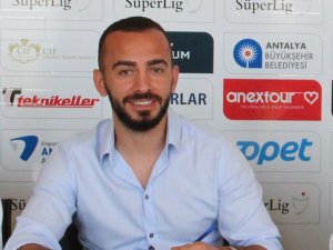 Antalyaspor’da Eren Albayrak İle Yollar Ayrıldı