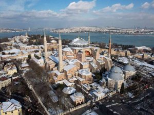 İ̇stanbul’da Kar Fırtınasından Geriye Eşsiz Manzaralar Kaldı