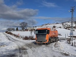 Samsun’da Yolları Açmak İçin 1600 Ton Tuz Ve 800 Ton Solüsyon Kullanıldı