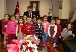 Aile Eğitimi Kursiyerlerinden Vali Yazıcı'ya Teşekkür Ziyareti