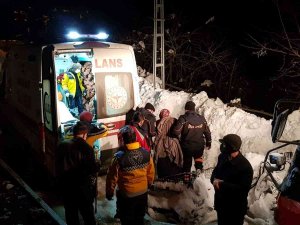 Afad Ve Umke, Yoları Kapanan Köylerde Mahsur Kalan 23 Hastayı Kurtardı