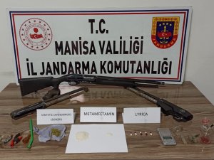Göçmen Kaçakçılığından Aranan Şahıs Uyuşturucuyla Yakalandı