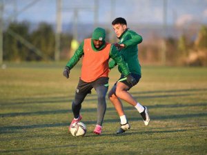 Bursaspor, Antalya Kampında Çift Kale Maç Yaptı